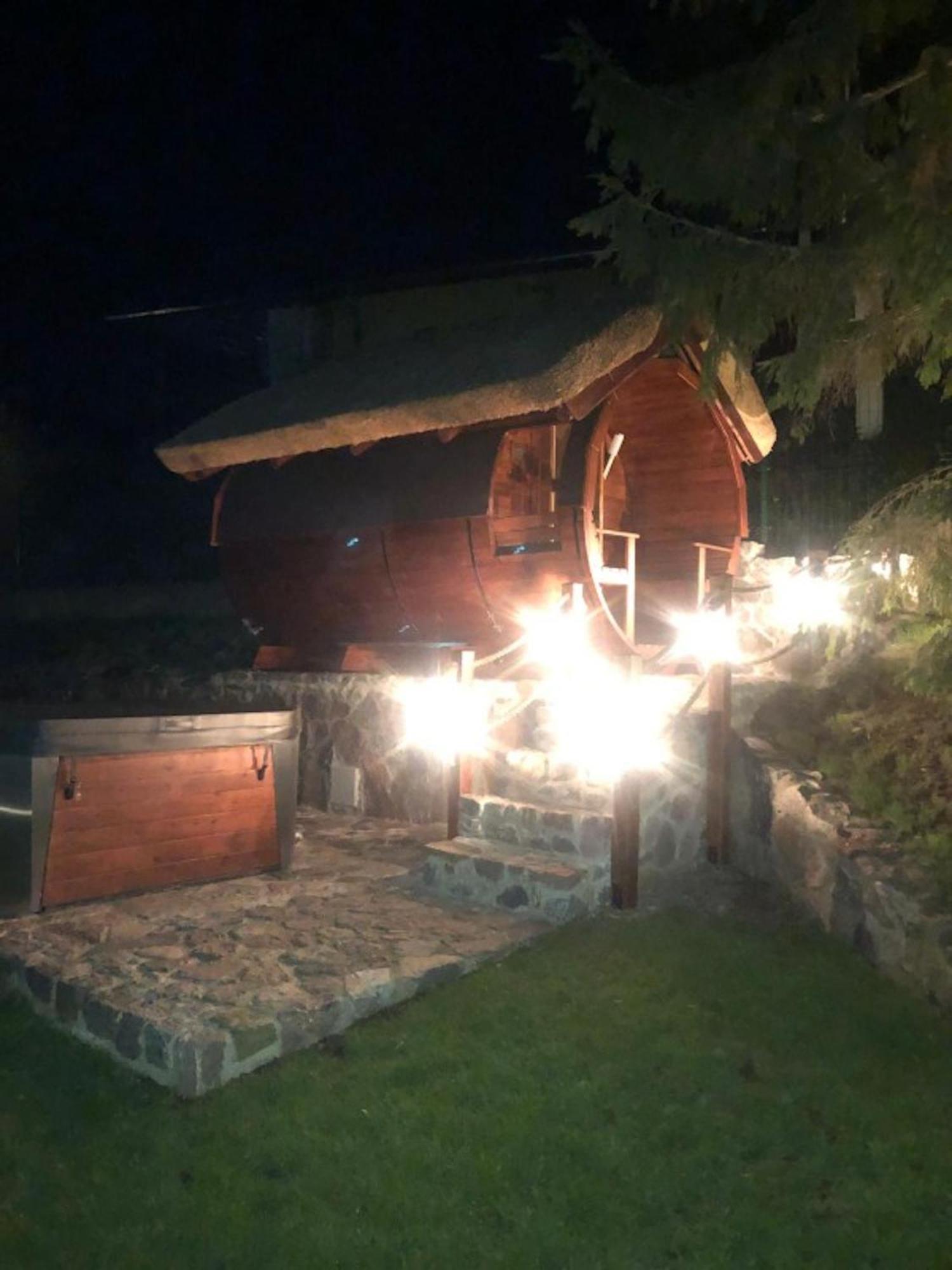 Dom Nad Jeziorem Ublik Z Sauna I Jacuzzi Ngoại thất bức ảnh